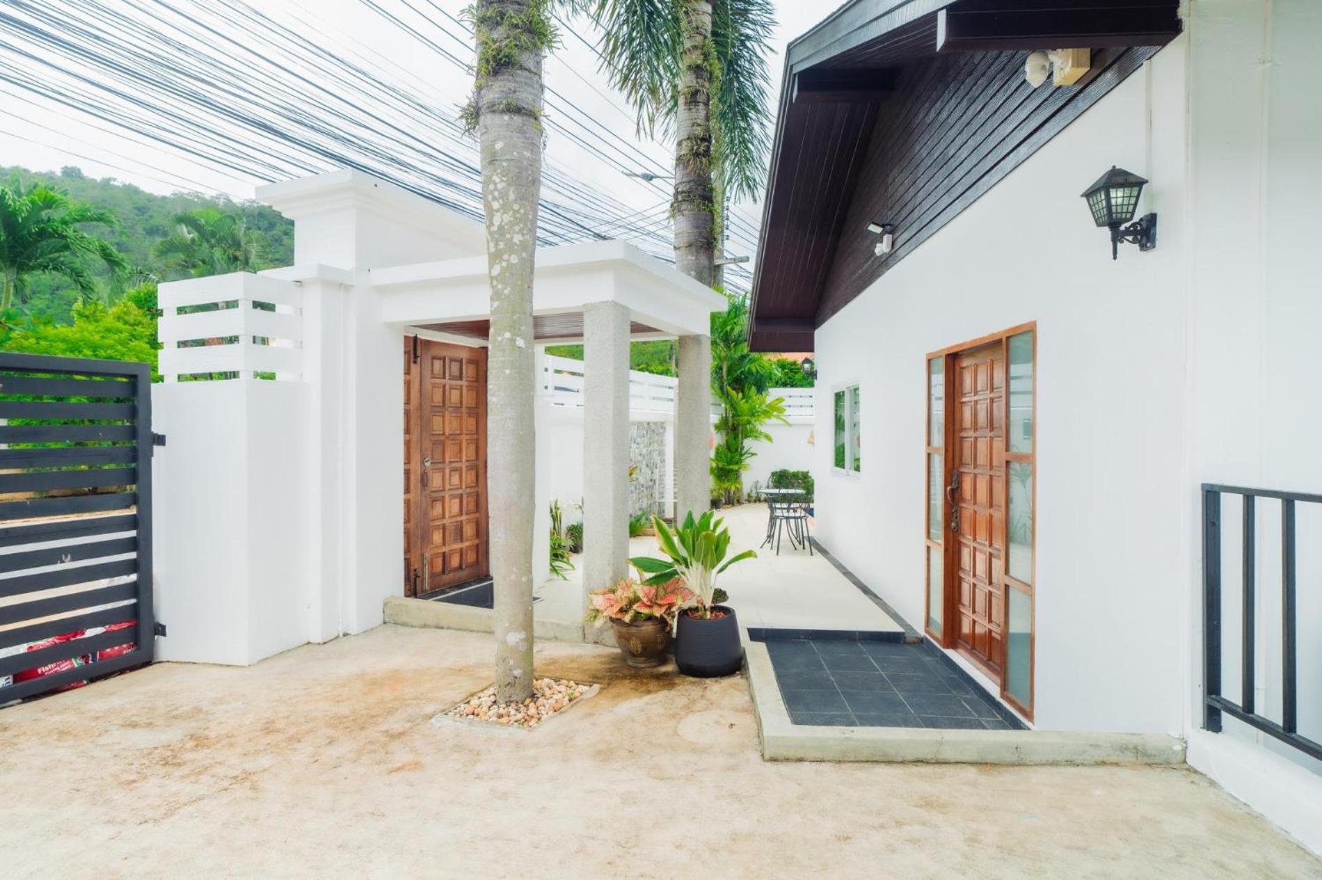 Jasmine Pool Villa In Nai Harn Rawai Bagian luar foto